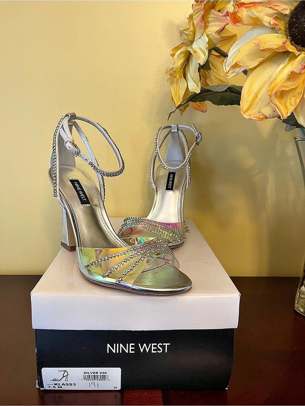 Nine West Klass3 Dress Sandal Rhinestone Heels Silver & clear, US 7.5